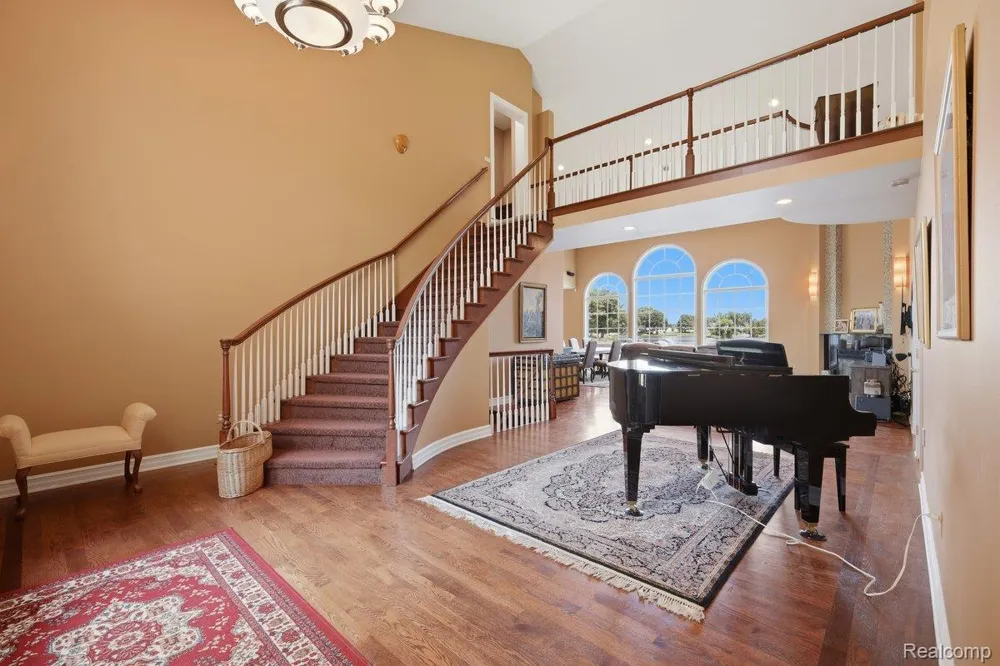 9669 Steephollow Drive White Lake Charter Township, MI 48386