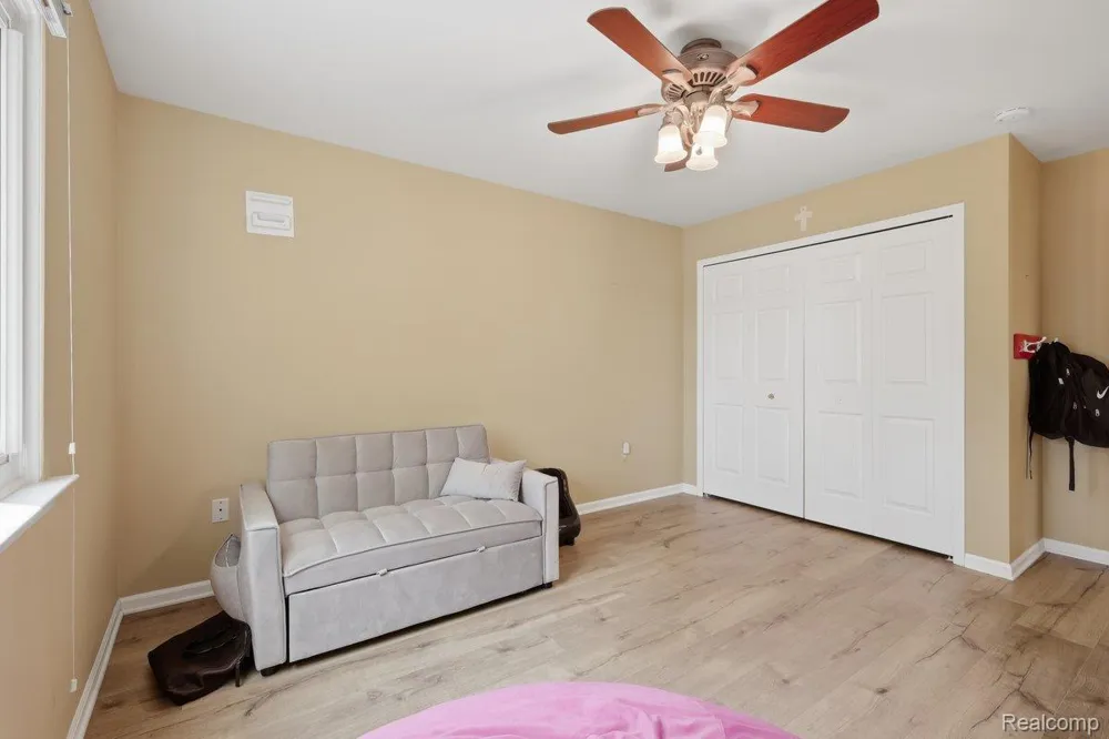 9669 Steephollow Drive White Lake Charter Township, MI 48386