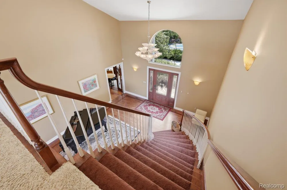 9669 Steephollow Drive White Lake Charter Township, MI 48386