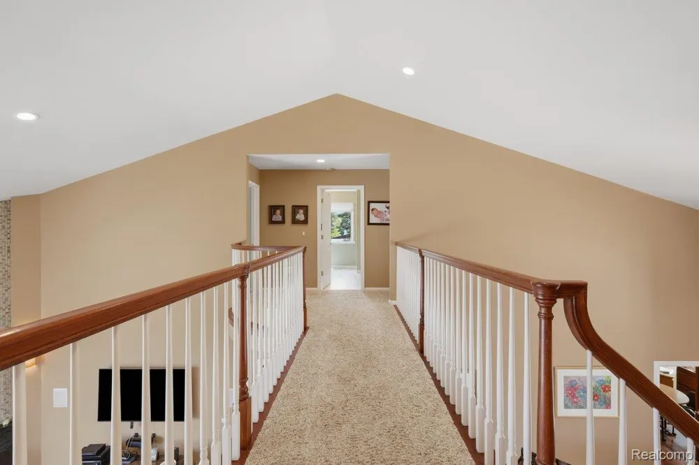 9669 Steephollow Drive White Lake Charter Township, MI 48386
