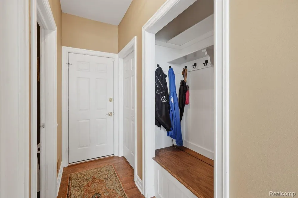9669 Steephollow Drive White Lake Charter Township, MI 48386