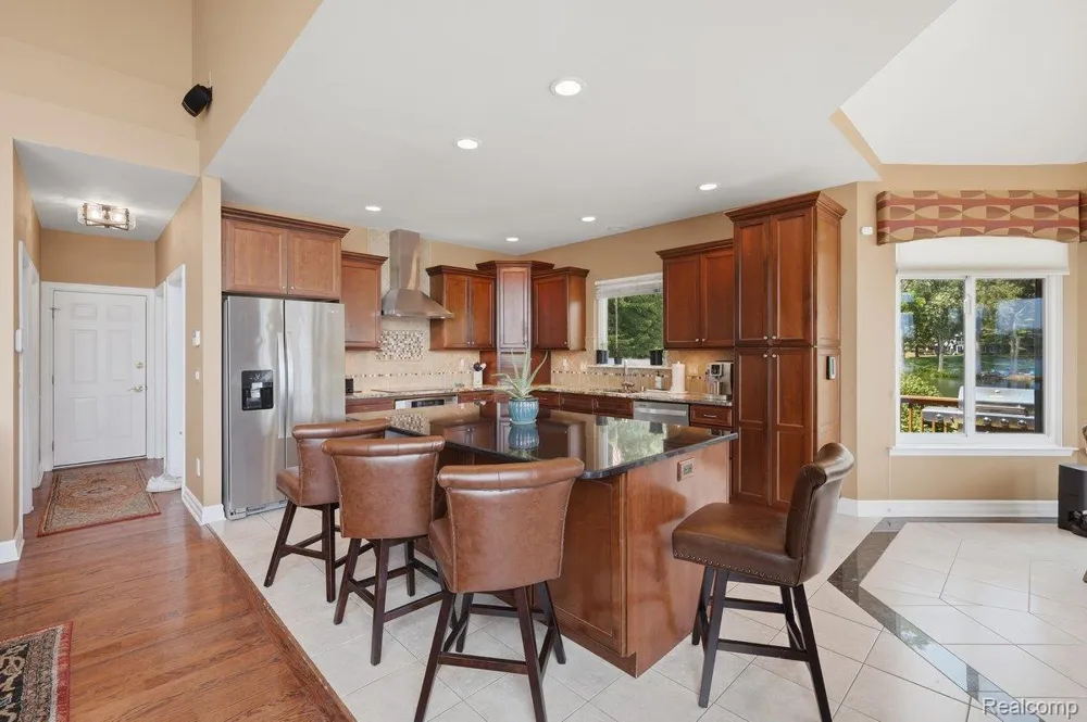 9669 Steephollow Drive White Lake Charter Township, MI 48386