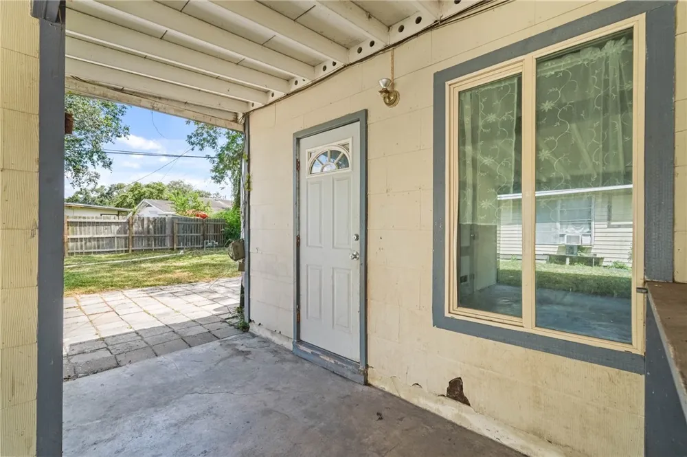 1514 E Johnston Avenue Kingsville, TX 78363