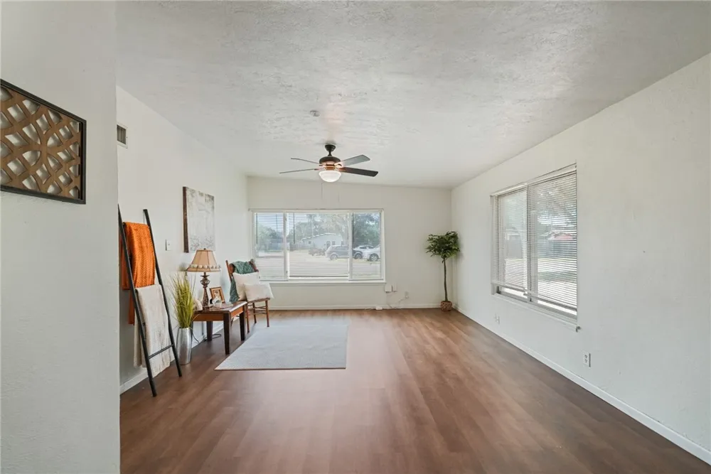 1514 E Johnston Avenue Kingsville, TX 78363