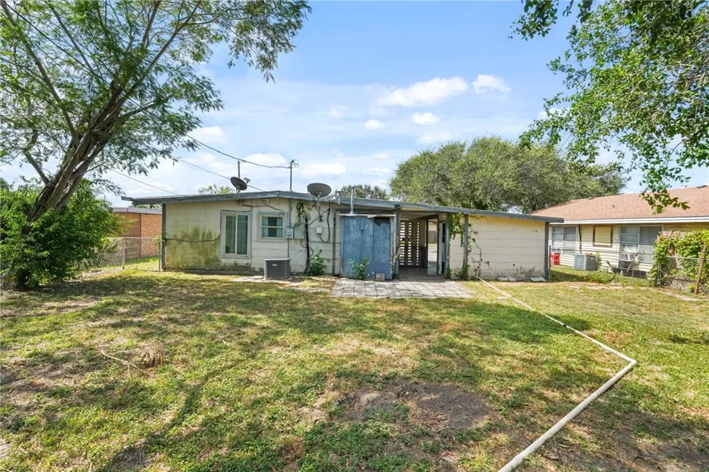 1514 E Johnston Avenue Kingsville, TX 78363