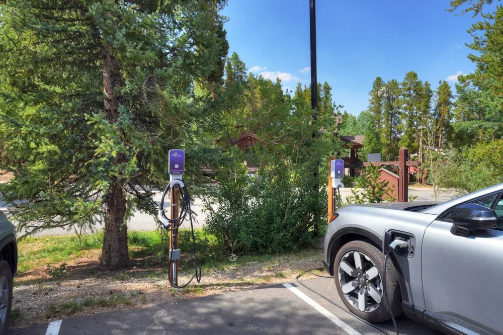 120 Sawmill Road #employee unit Breckenridge, CO 80424