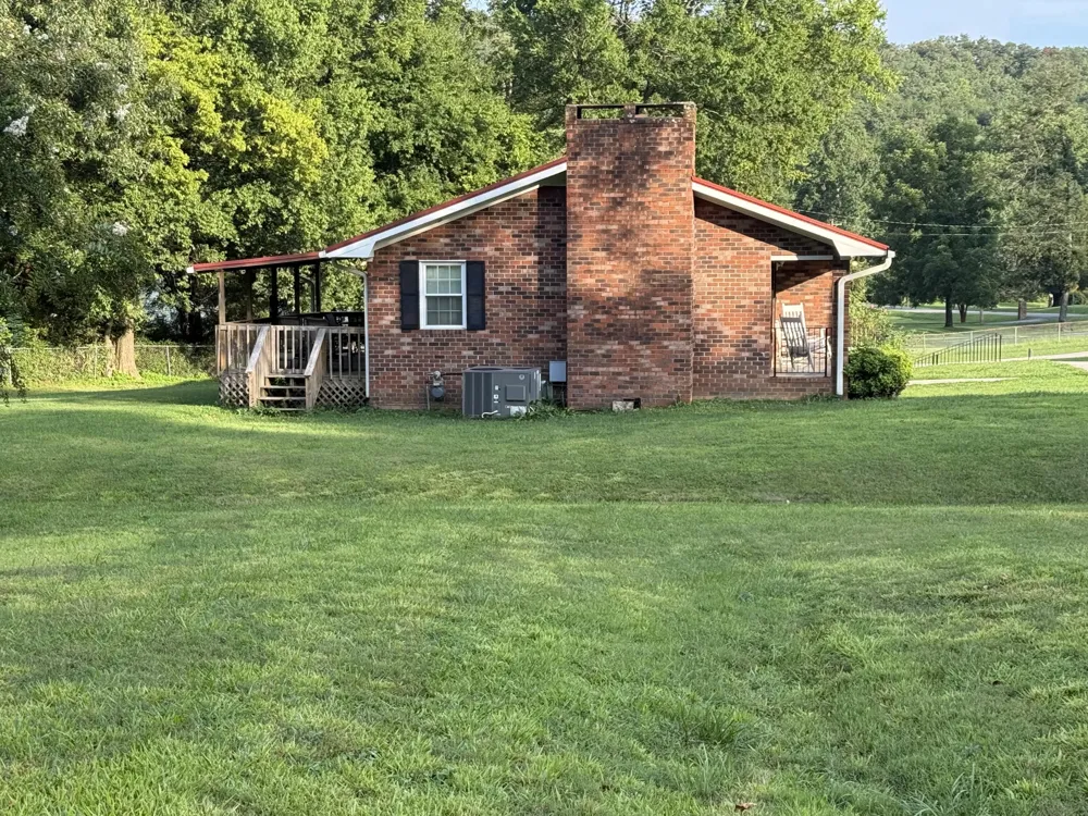 4394 Back Valley Road Evensville, TN 37332