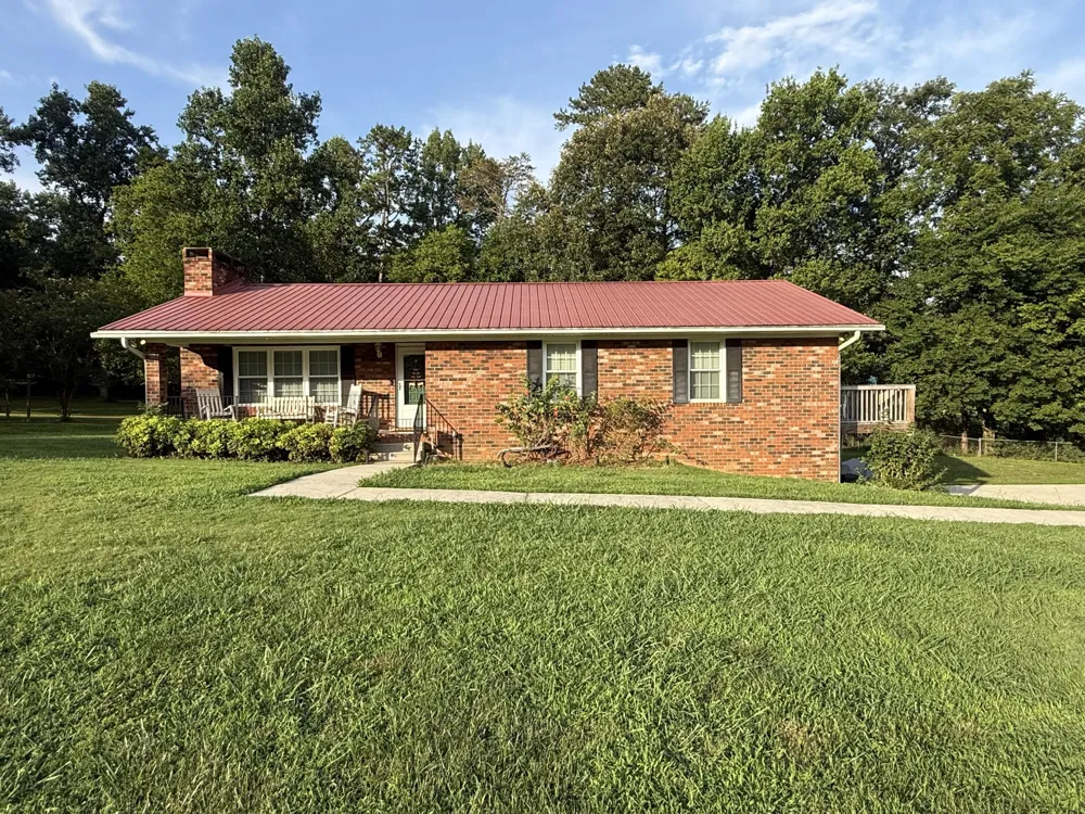 4394 Back Valley Road Evensville, TN 37332