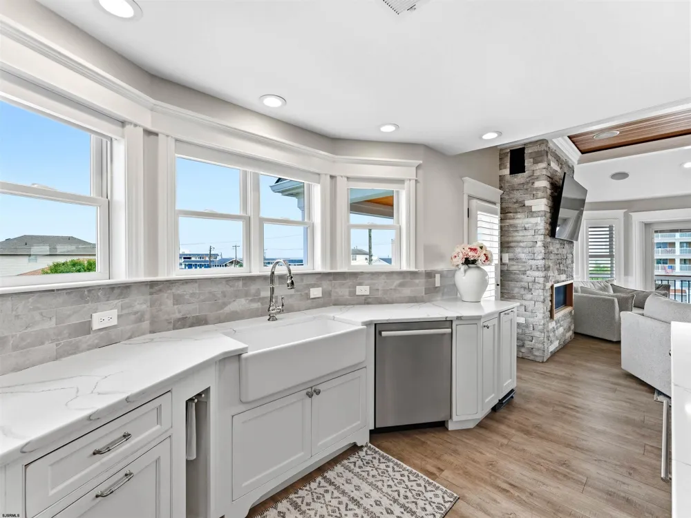 401 W BRIGANTINE Ave Brigantine, NJ 08203