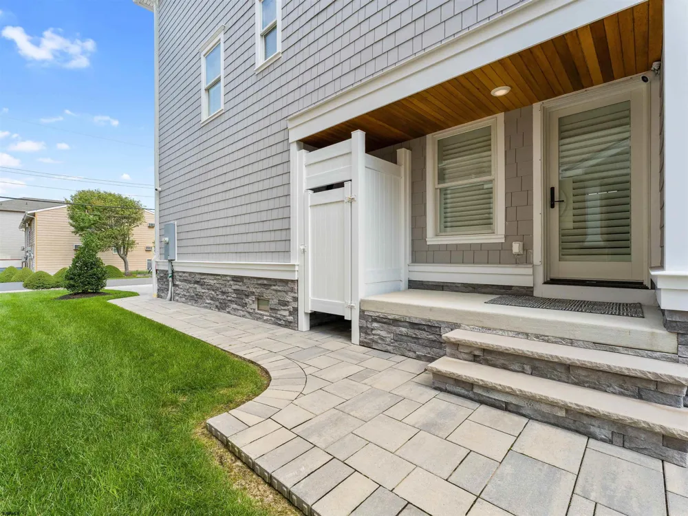 401 W BRIGANTINE Ave Brigantine, NJ 08203