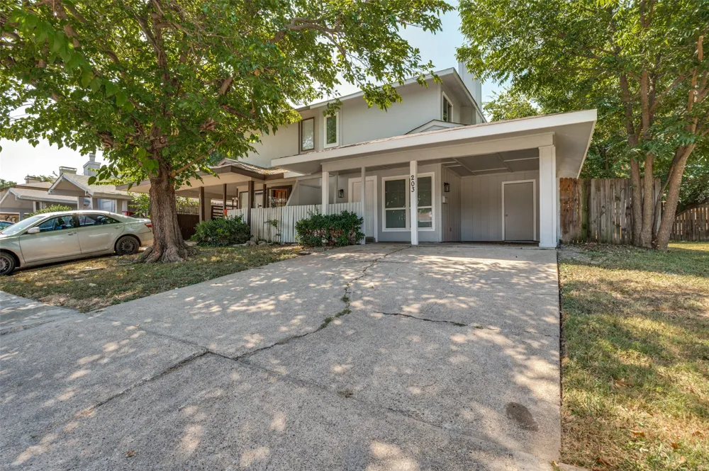 203 Trinidad Drive Grand Prairie, TX 75052
