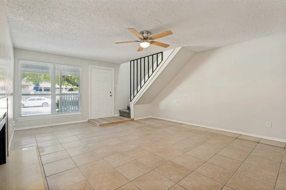 203 Trinidad Drive Grand Prairie, TX 75052