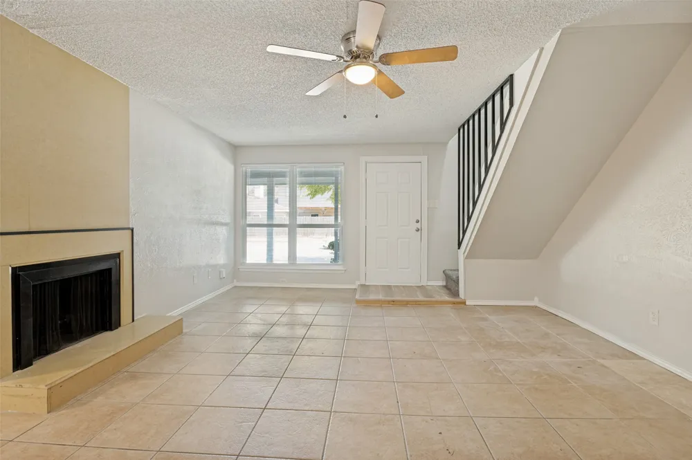 203 Trinidad Drive Grand Prairie, TX 75052