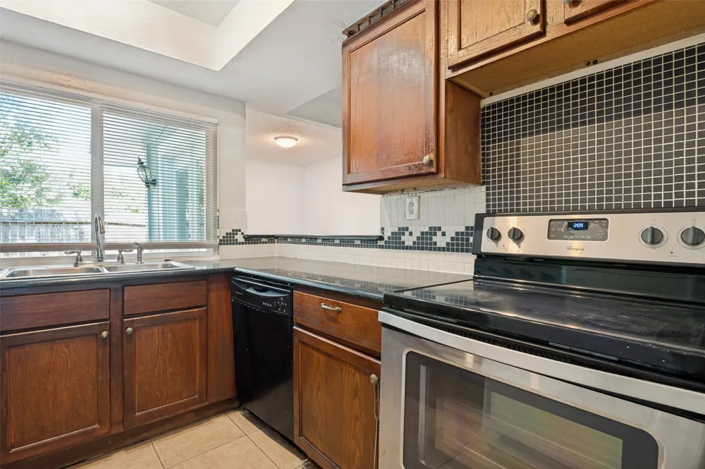203 Trinidad Drive Grand Prairie, TX 75052