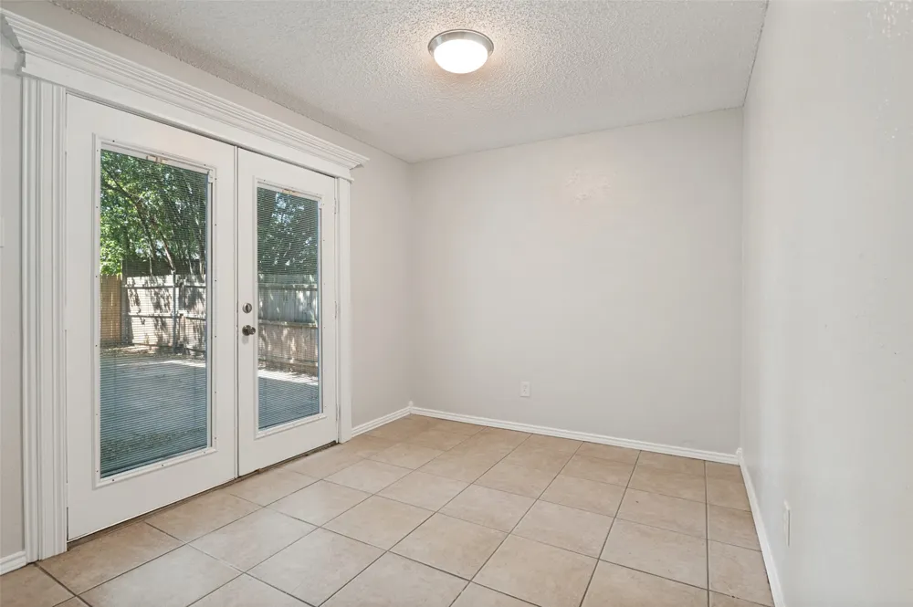203 Trinidad Drive Grand Prairie, TX 75052