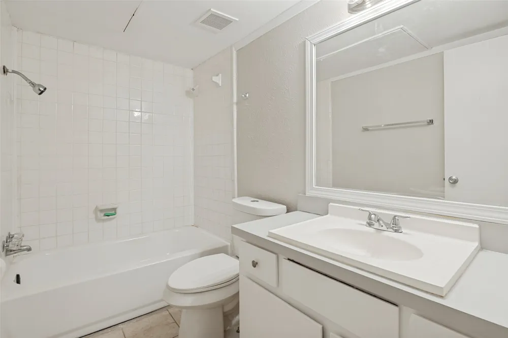 203 Trinidad Drive Grand Prairie, TX 75052