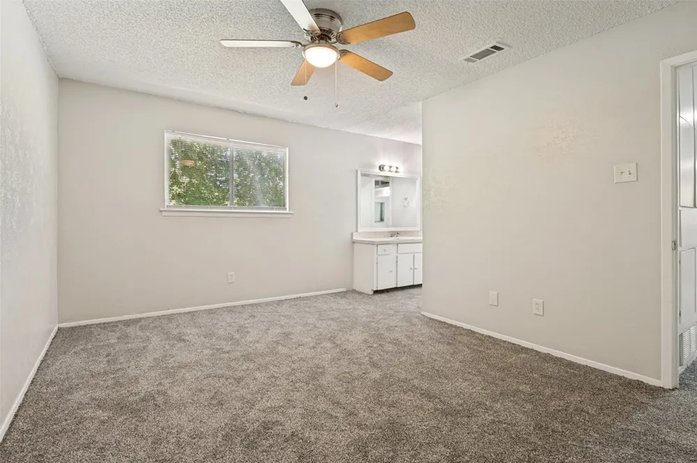 203 Trinidad Drive Grand Prairie, TX 75052