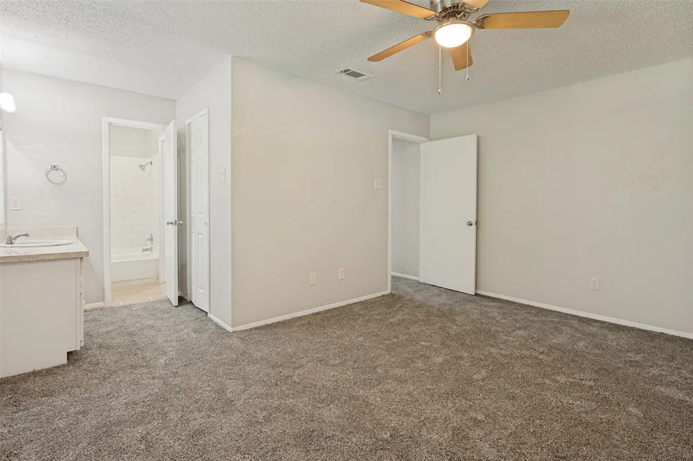 203 Trinidad Drive Grand Prairie, TX 75052