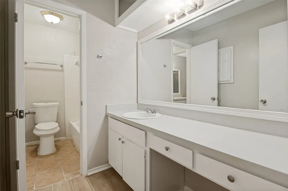 203 Trinidad Drive Grand Prairie, TX 75052