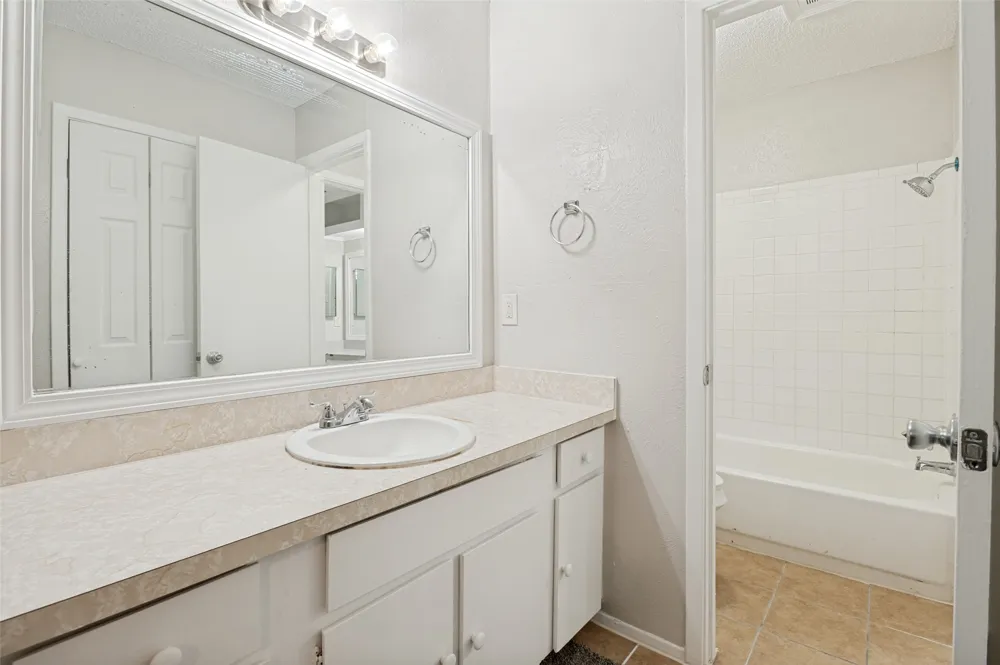 203 Trinidad Drive Grand Prairie, TX 75052