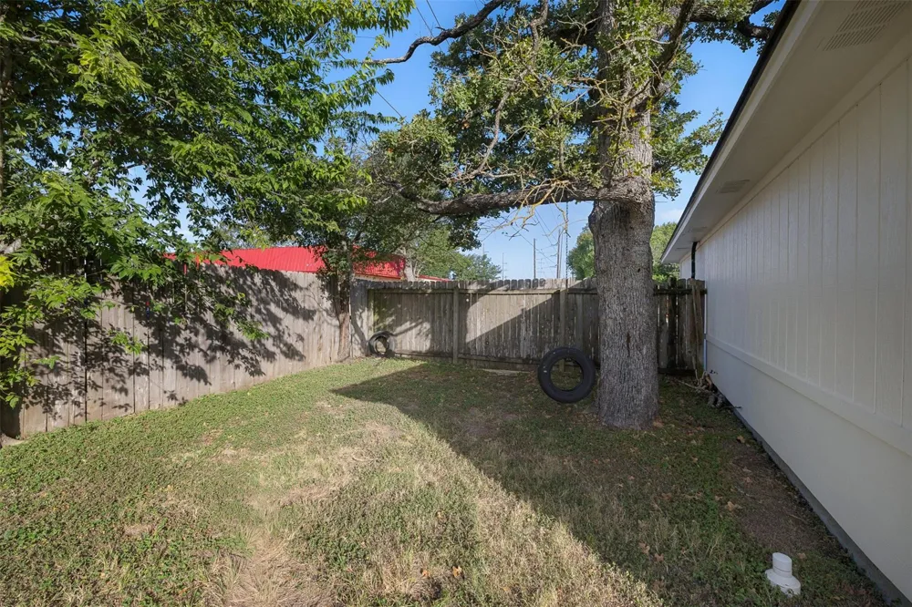 1000 Laredo Court College Station, TX 77845