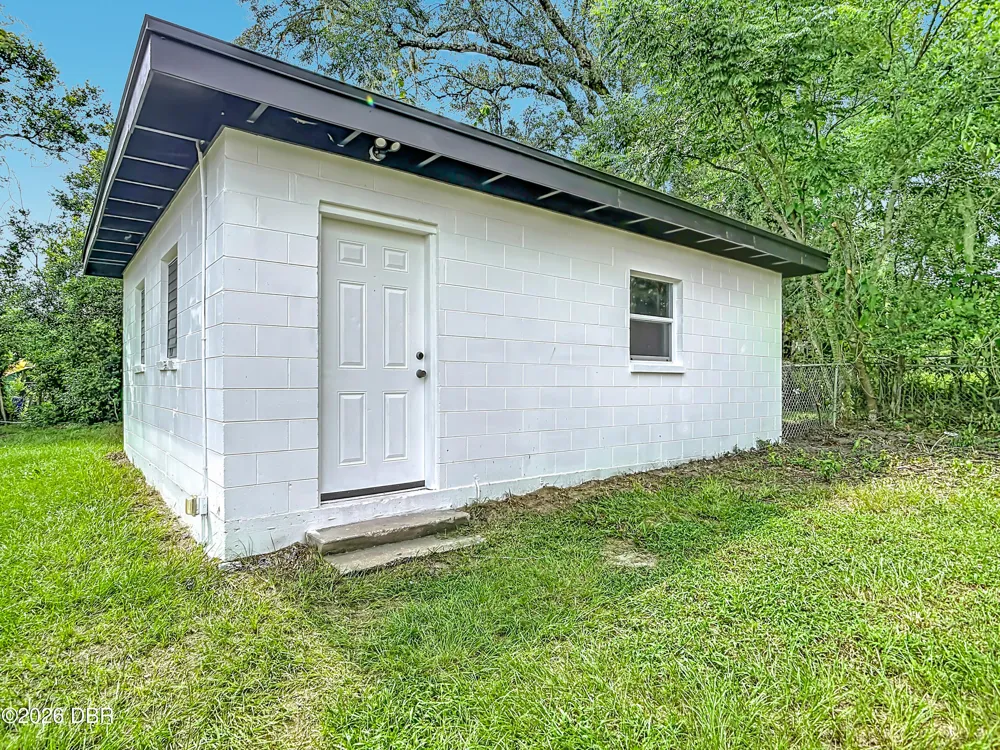 303 Lake Gertie Road Deland, FL 32720