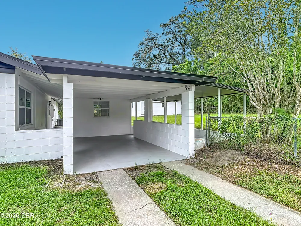 303 Lake Gertie Road Deland, FL 32720