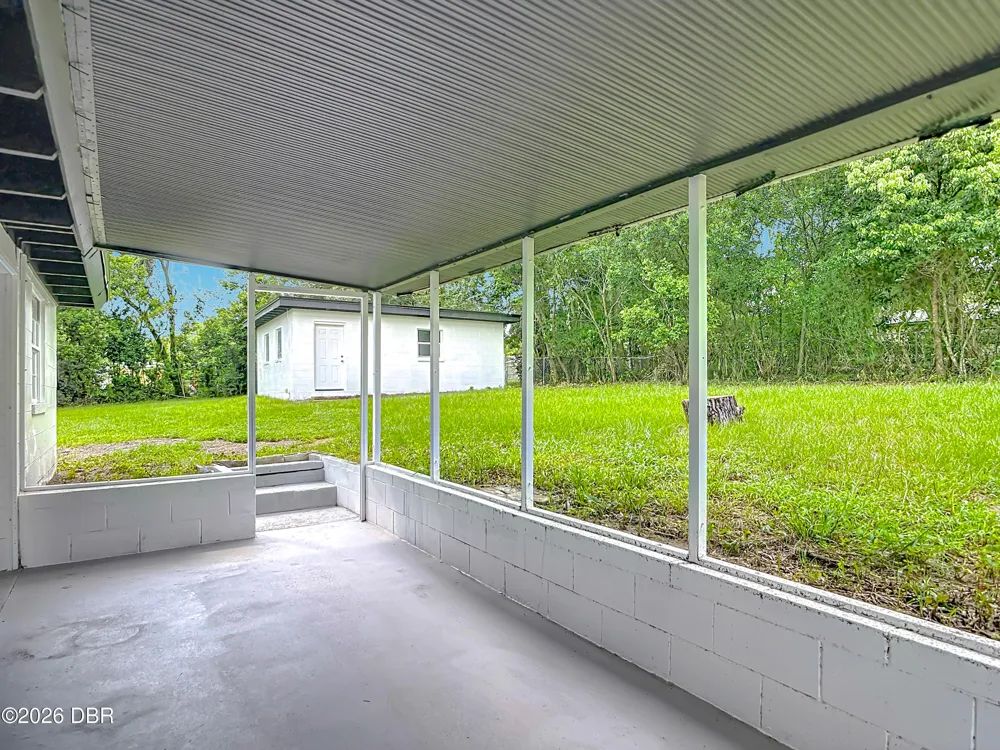 303 Lake Gertie Road Deland, FL 32720