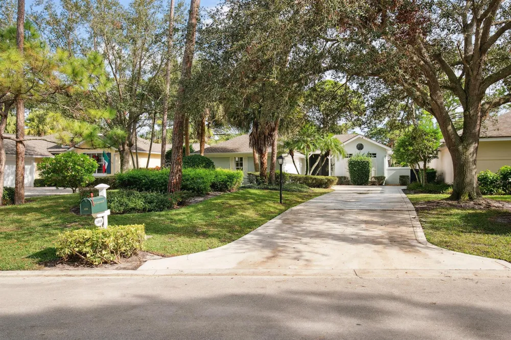 1018 CAROLINA CIRCLE SW Vero Beach, FL 32962
