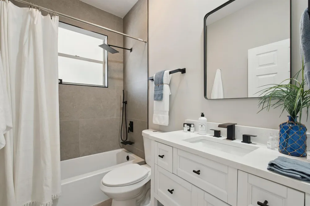 1018 CAROLINA CIRCLE SW Vero Beach, FL 32962