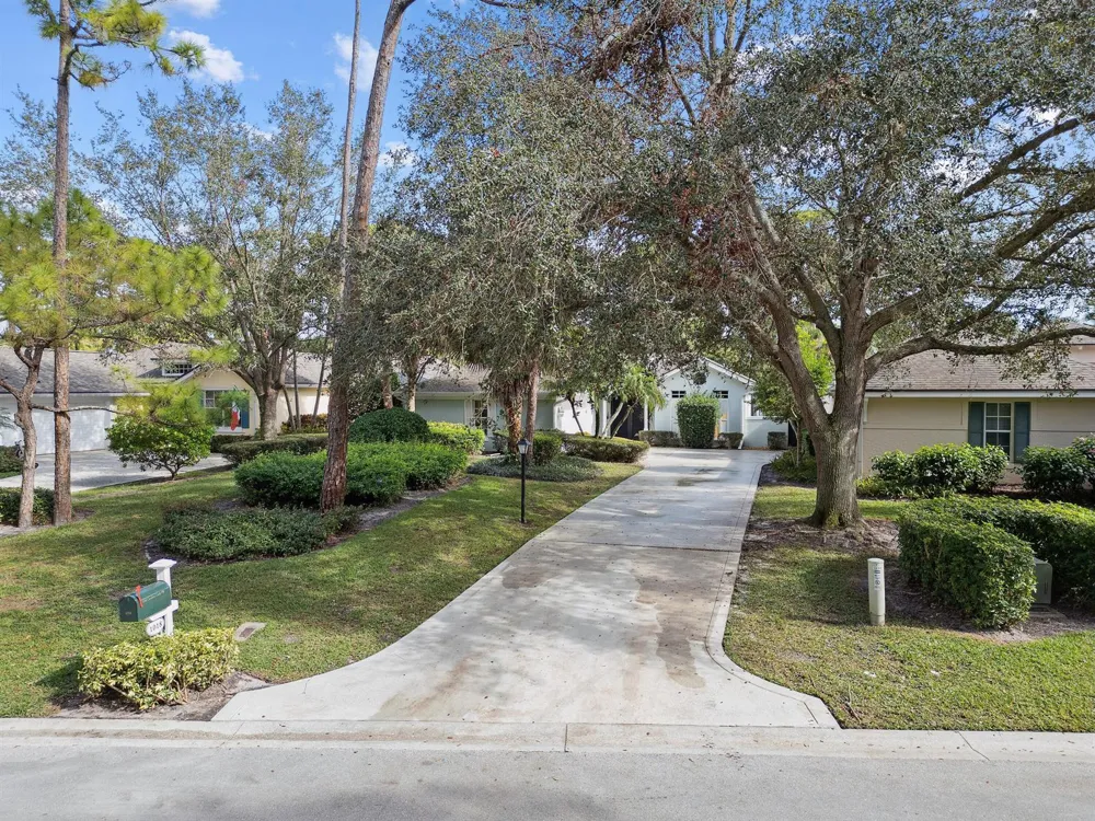 1018 CAROLINA CIRCLE SW Vero Beach, FL 32962