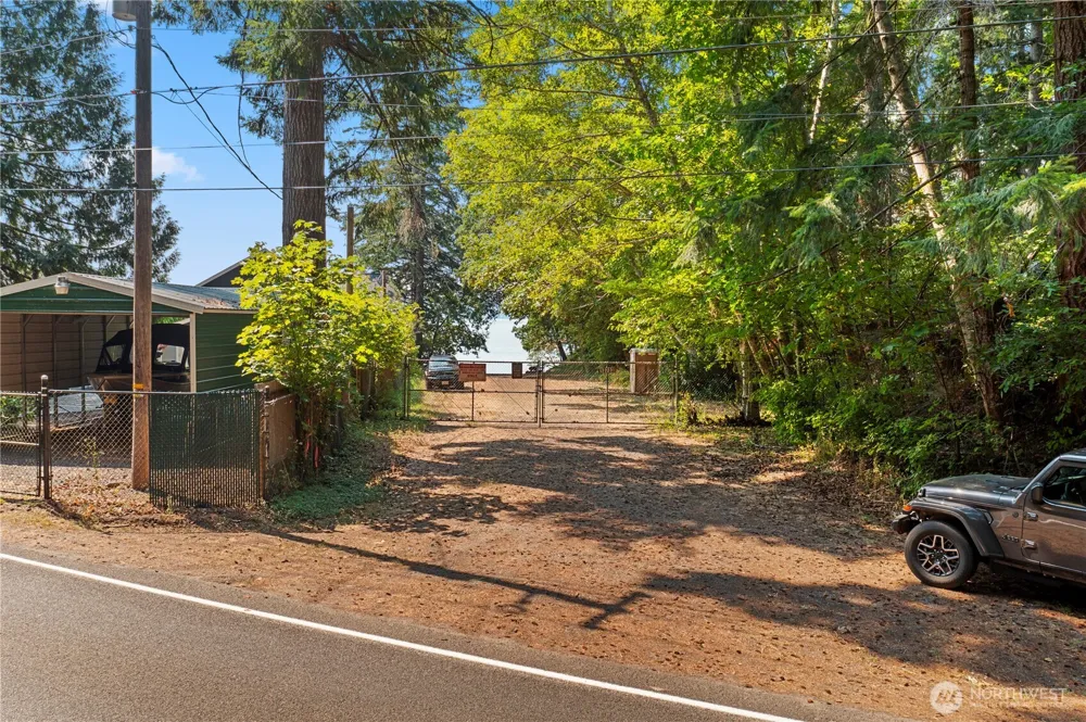 261 NE Circle Drive Tahuya, WA 98588