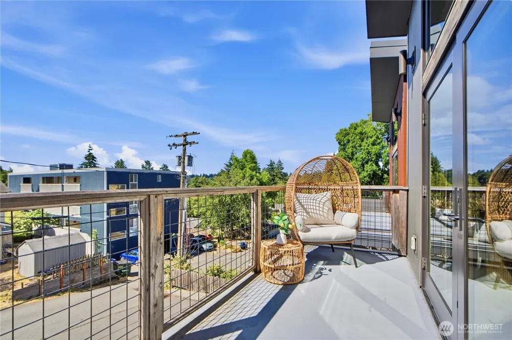 10323 NE 189th St #B Bothell, WA 98011