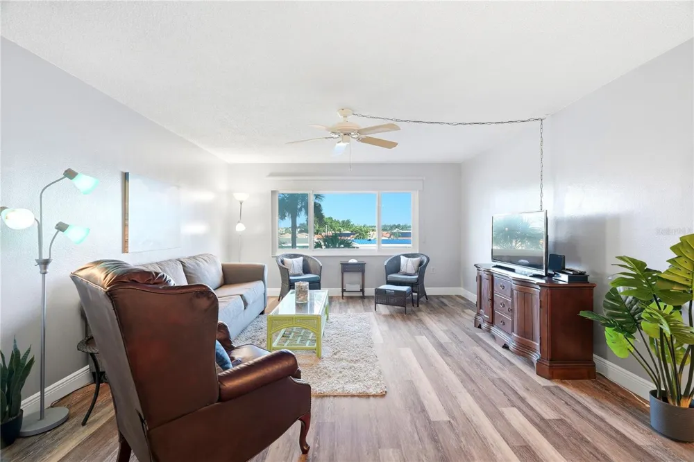 4725 COVE CIRCLE #306 St Petersburg, FL 33708