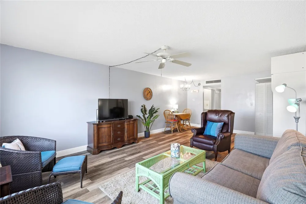4725 COVE CIRCLE #306 St Petersburg, FL 33708