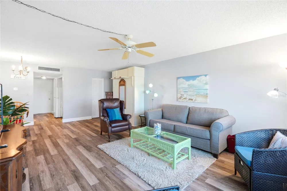 4725 COVE CIRCLE #306 St Petersburg, FL 33708