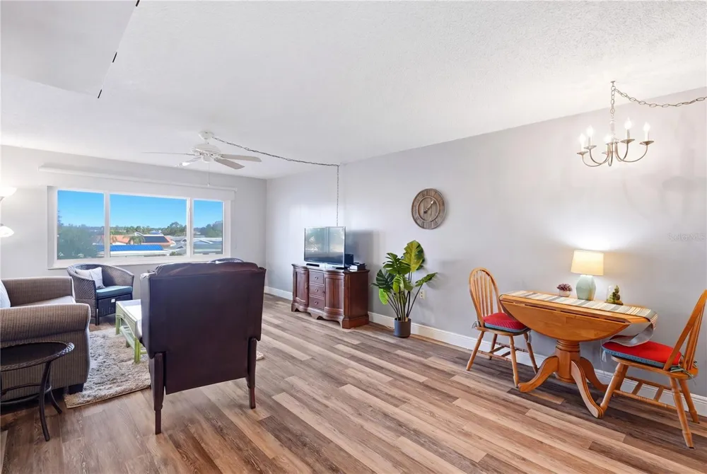 4725 COVE CIRCLE #306 St Petersburg, FL 33708