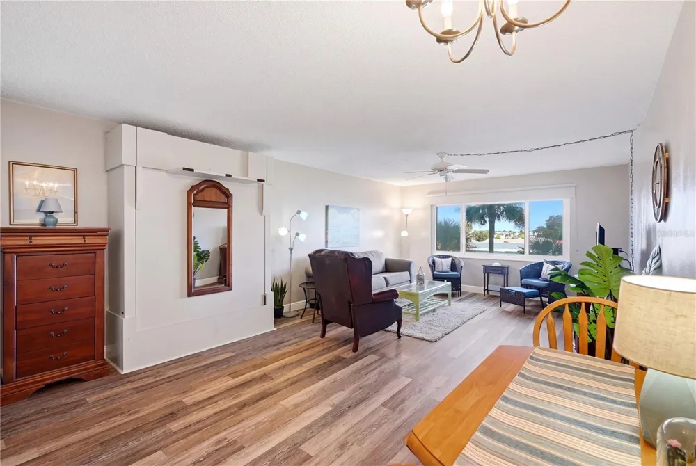 4725 COVE CIRCLE #306 St Petersburg, FL 33708