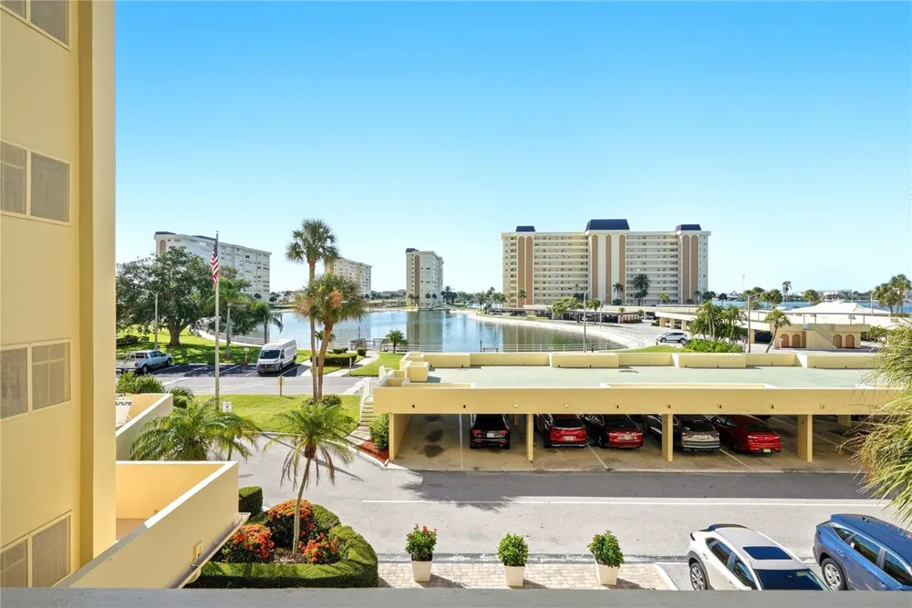 4725 COVE CIRCLE #306 St Petersburg, FL 33708