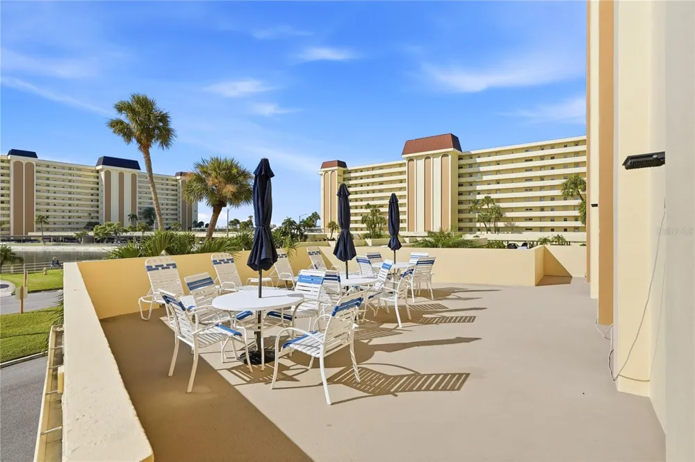 4725 COVE CIRCLE #306 St Petersburg, FL 33708
