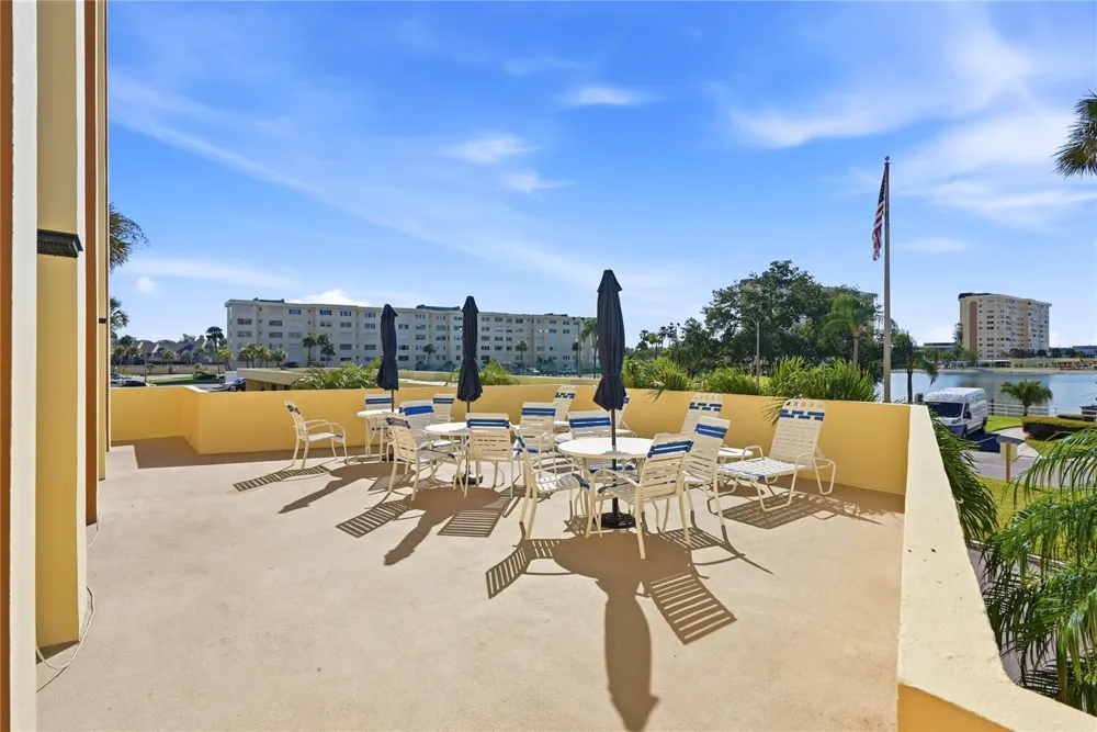 4725 COVE CIRCLE #306 St Petersburg, FL 33708