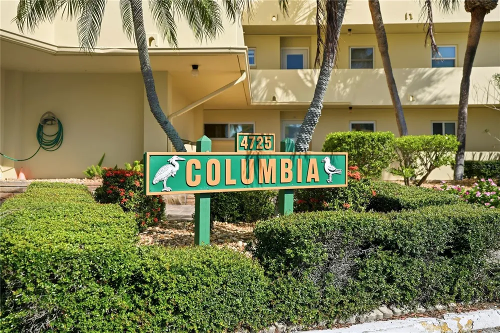 4725 COVE CIRCLE #306 St Petersburg, FL 33708