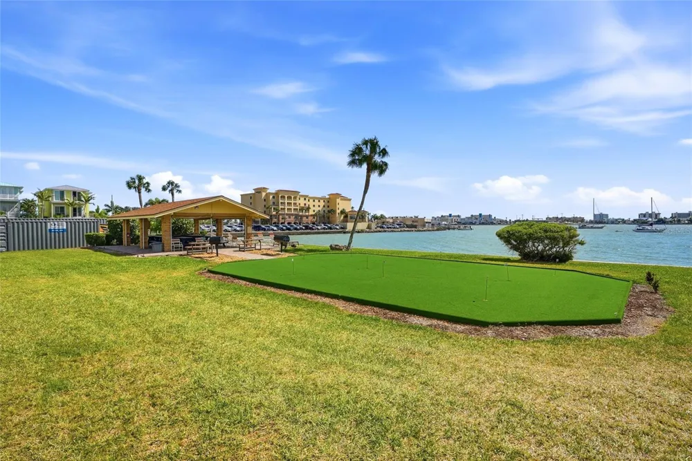 4725 COVE CIRCLE #306 St Petersburg, FL 33708