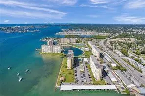 4725 COVE CIRCLE #306 St Petersburg, FL 33708