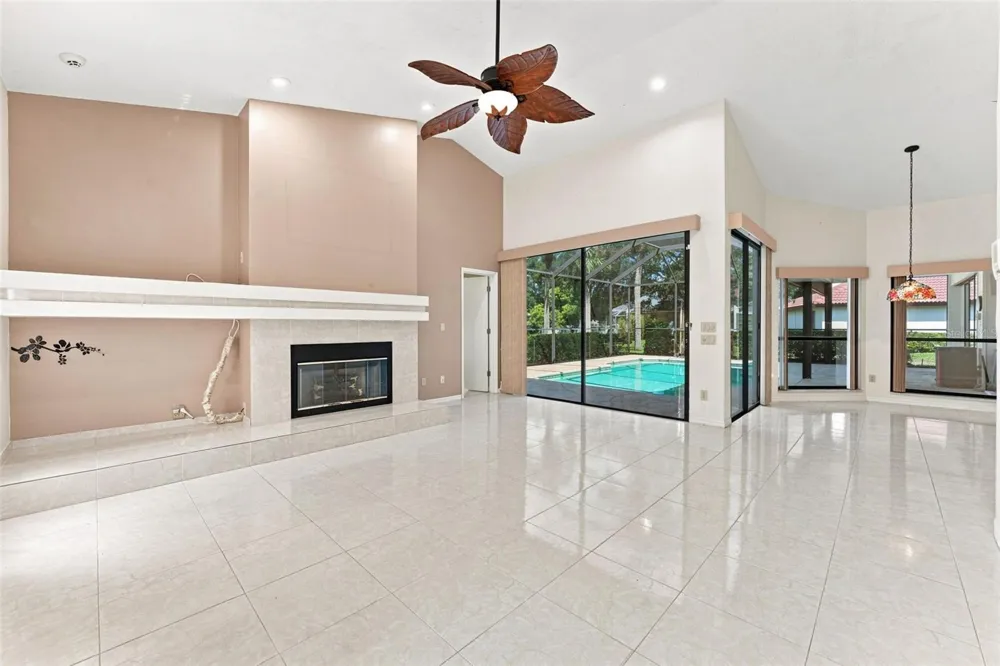 15923 ELLSWORTH DRIVE Tampa, FL 33647