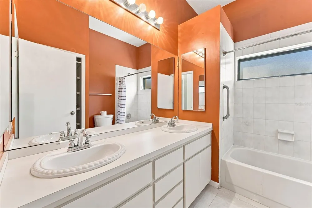 15923 ELLSWORTH DRIVE Tampa, FL 33647