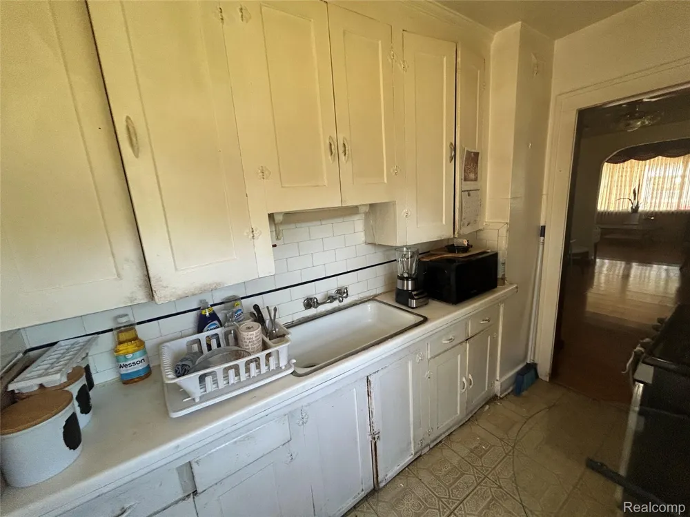 221 Campbell Street River Rouge City, MI 48218