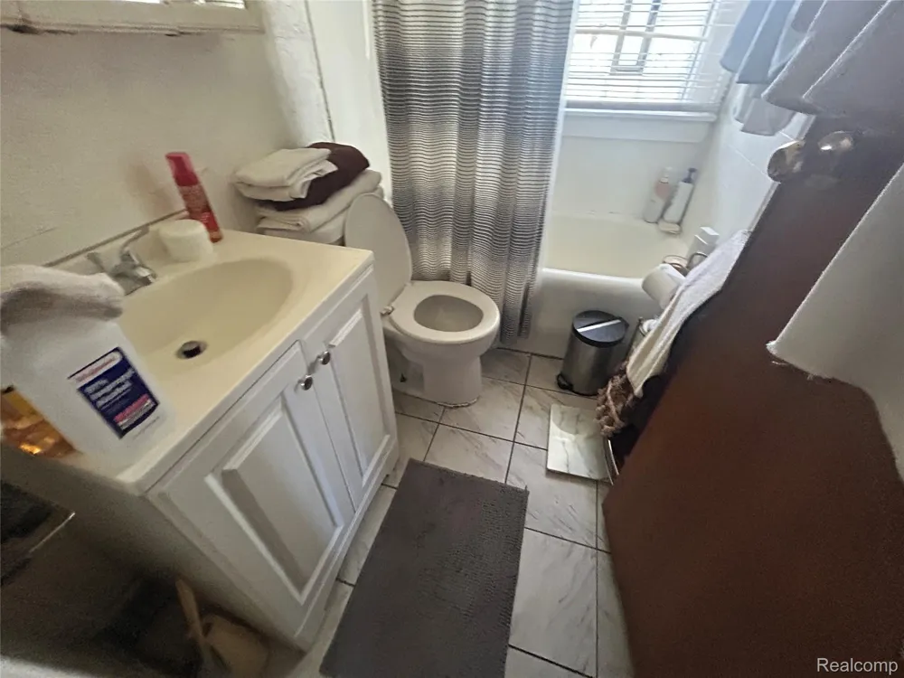 221 Campbell Street River Rouge City, MI 48218