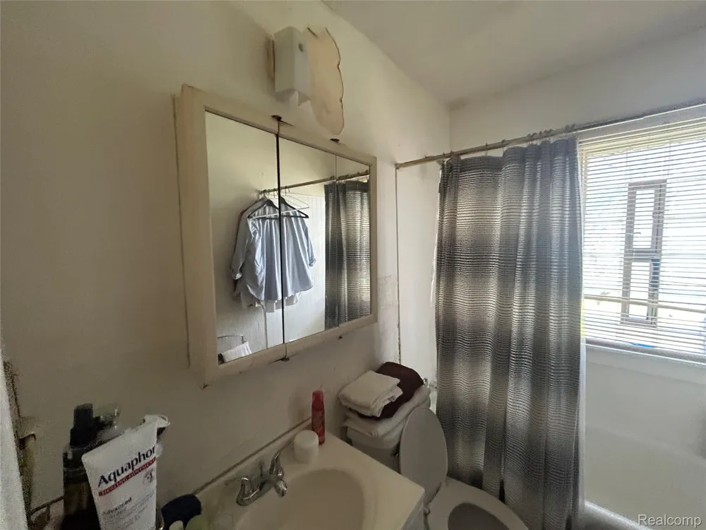 221 Campbell Street River Rouge City, MI 48218