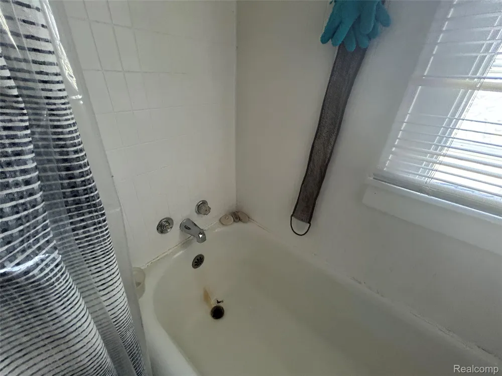 221 Campbell Street River Rouge City, MI 48218